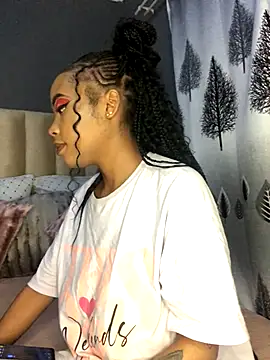 Nicole Liam  online show from 09/30/25, 08:25