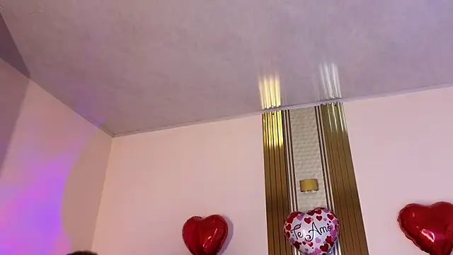 Snapshot of Emmaa_Blonde chatting on 02/15/25, 11:39 Emmaa Blonde online show from 02/15/25, 11:39