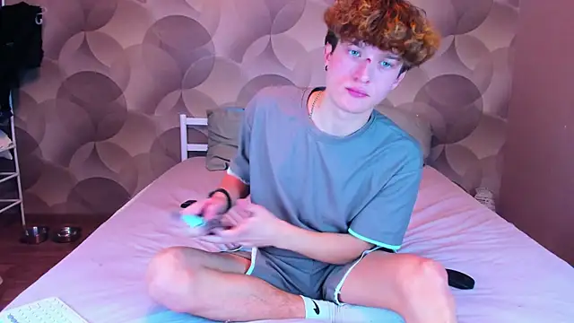 Ian Flor online show from 12/17/25, 12:33