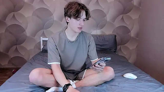 Ian Flor online show from 04/28/26, 03:17