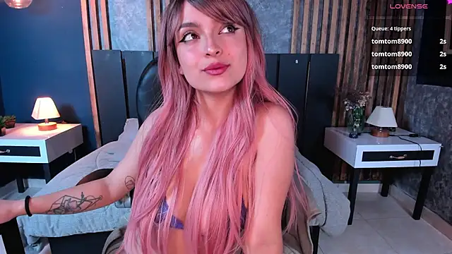 Snapshot of Mandy_Collins_ chatting on 01/04/25, 12:59 Mandy Collins  online show from 01/04/25, 12:59