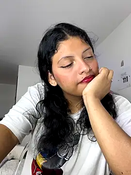 Snapshot of tati__22 chatting on 09/17/25, 05:36 tati  22 online show from 09/17/25, 05:36