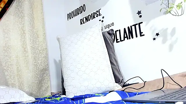 Aronxxs online show from 10/01/25, 10:54