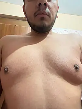 Snapshot of NakedPlayBoy chatting on 01/03/25, 03:05 NakedPlayBoy online show from 01/03/25, 03:05