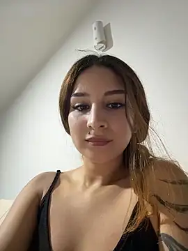 Mon Cherry online show from 03/25/26, 12:38