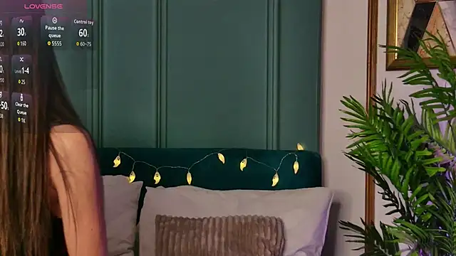 LunaWills  online show from 10/25/25, 04:20