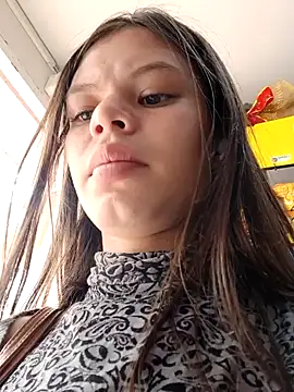 Snapshot of Violeta_12- chatting on 12/19/24, 06:45 Violeta 12- online show from 12/19/24, 06:45