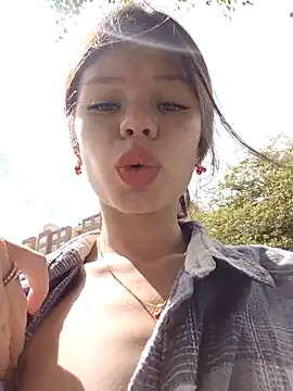 Snapshot of Violeta_12- chatting on 12/20/24, 05:51 Violeta 12- online show from 12/20/24, 05:51