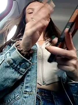 Snapshot of Violeta_12- chatting on 01/10/25, 07:32 Violeta 12- online show from 01/10/25, 07:32