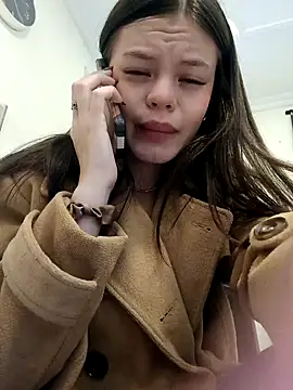 Snapshot of Violeta_12- chatting on 01/11/25, 03:31 Violeta 12- online show from 01/11/25, 03:31