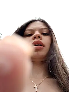 Snapshot of Violeta_12- chatting on 01/24/25, 02:41 Violeta 12- online show from 01/24/25, 02:41