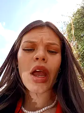 Snapshot of Violeta_12- chatting on 01/27/25, 06:20 Violeta 12- online show from 01/27/25, 06:20