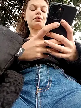 Snapshot of Violeta_12- chatting on 03/12/25, 09:56 Violeta 12- online show from 03/12/25, 09:56