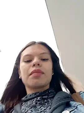 Snapshot of Violeta_12- chatting on 03/15/25, 10:11 Violeta 12- online show from 03/15/25, 10:11