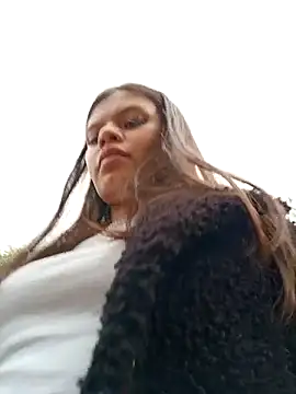 Snapshot of Violeta_12- chatting on 03/18/25, 10:37 Violeta 12- online show from 03/18/25, 10:37