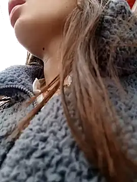 Snapshot of Violeta_12- chatting on 03/20/25, 05:25 Violeta 12- online show from 03/20/25, 05:25