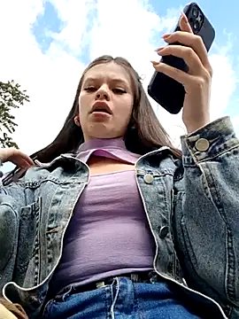 Snapshot of Violeta_12- chatting on 03/21/25, 07:13 Violeta 12- online show from 03/21/25, 07:13