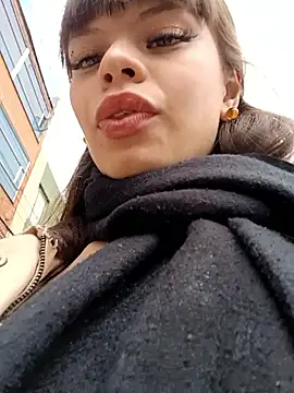 Snapshot of Violeta_12- chatting on 09/14/25, 05:01 Violeta 12- online show from 09/14/25, 05:01