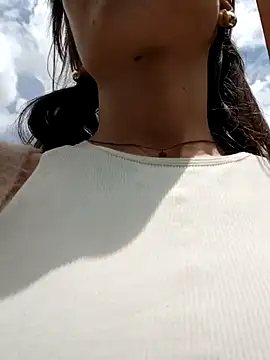 Snapshot of Violeta_12- chatting on 10/10/25, 04:39 Violeta 12- online show from 10/10/25, 04:39