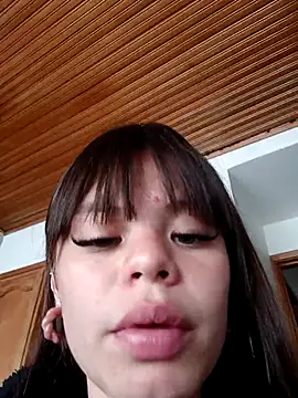 Snapshot of Violeta_12- chatting on 10/19/25, 07:47 Violeta 12- online show from 10/19/25, 07:47