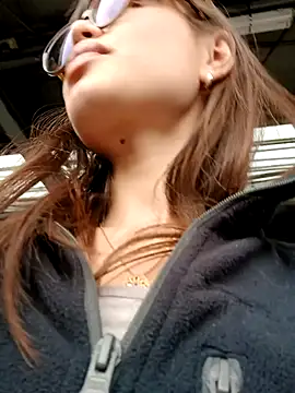 Snapshot of Violeta_12- chatting on 10/23/25, 05:55 Violeta 12- online show from 10/23/25, 05:55