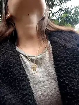 Snapshot of Violeta_12- chatting on 10/28/25, 08:11 Violeta 12- online show from 10/28/25, 08:11