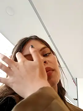 Snapshot of Violeta_12- chatting on 11/27/25, 03:14 Violeta 12- online show from 11/27/25, 03:14