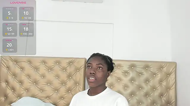 Snapshot of Alessiiaa_ chatting on 02/10/26, 05:50 Alessiiaa online show from 02/10/26, 05:50