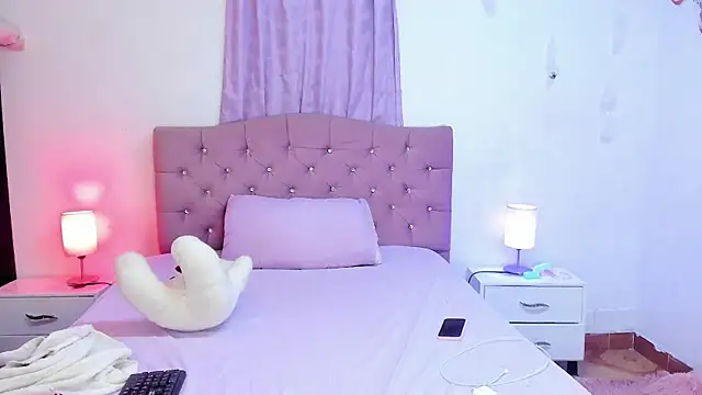 Latinabombsheell online show from 11/11/25, 07:19