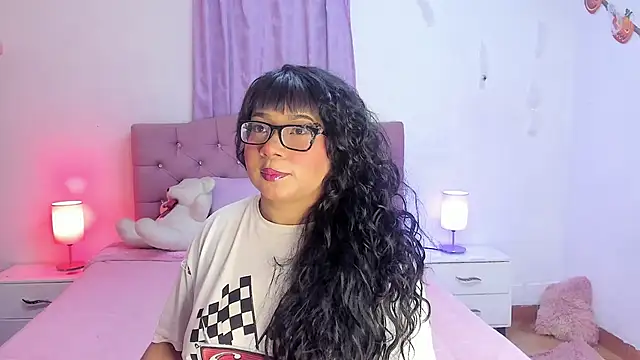 Latinabombsheell online show from 11/18/25, 06:07