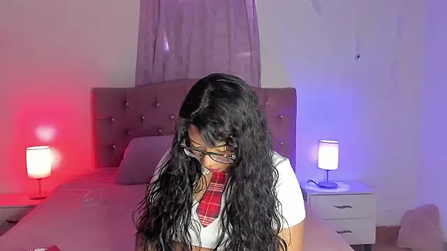 Latinabombsheell online show from 11/22/25, 03:44