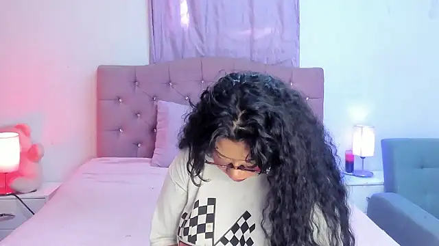 Latinabombsheell online show from 02/13/26, 08:16