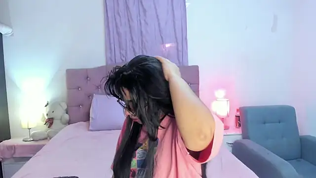 Latinabombsheell online show from 03/13/26, 07:20