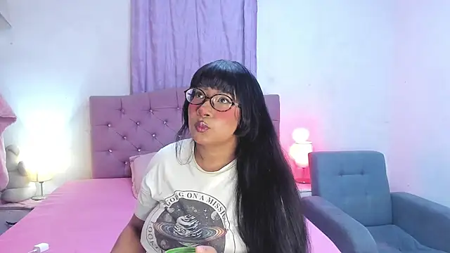 Latinabombsheell online show from 06/03/26, 07:33