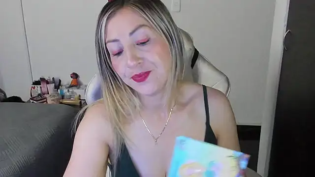 Andreina Suann online show from 11/06/25, 11:00