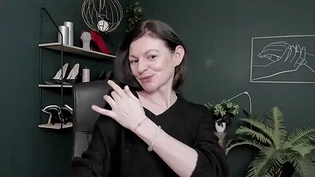 VivianWILD online show from 03/06/26, 06:43