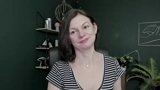 VivianWILD online show from 03/16/26, 06:50