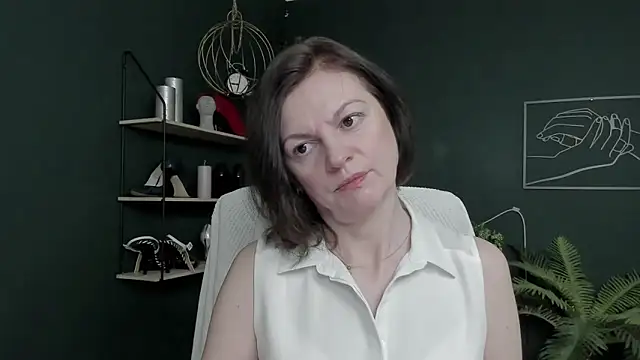 VivianWILD online show from 04/17/26, 06:38