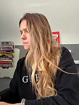 lucie mehott online show from 11/04/25, 08:13