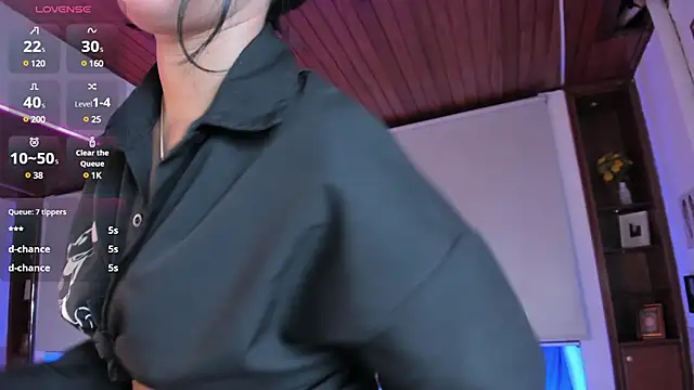 Snapshot of saracorraless chatting on 02/11/25, 12:49 saracorraless online show from 02/11/25, 12:49