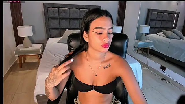 Snapshot of saracorraless chatting on 02/18/25, 07:19 saracorraless online show from 02/18/25, 07:19