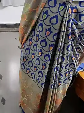 Januhot18 online show from 12/13/24, 06:31