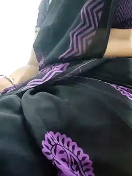 Snapshot of Januhot18 chatting on 12/19/24, 06:01 Januhot18 online show from 12/19/24, 06:01