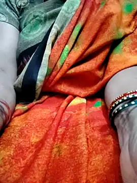 Snapshot of Januhot18 chatting on 12/21/24, 11:01 Januhot18 online show from 12/21/24, 11:01