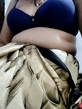 Snapshot of Januhot18 chatting on 12/22/24, 04:59 Januhot18 online show from 12/22/24, 04:59