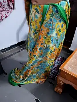 Snapshot of Januhot18 chatting on 02/19/25, 05:49 Januhot18 online show from 02/19/25, 05:49