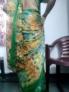 Snapshot of Januhot18 chatting on 02/20/25, 02:29 Januhot18 online show from 02/20/25, 02:29