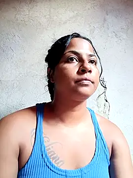 Snapshot of Giselabrunette25 chatting on 11/01/25, 05:04 Giselabrunette25 online show from 11/01/25, 05:04