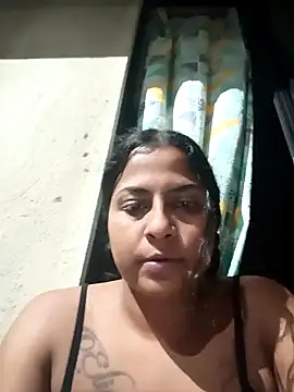 Snapshot of Giselabrunette25 chatting on 11/28/25, 03:31 Giselabrunette25 online show from 11/28/25, 03:31