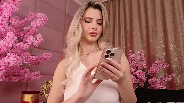 Elliblue online show from 12/01/25, 09:20